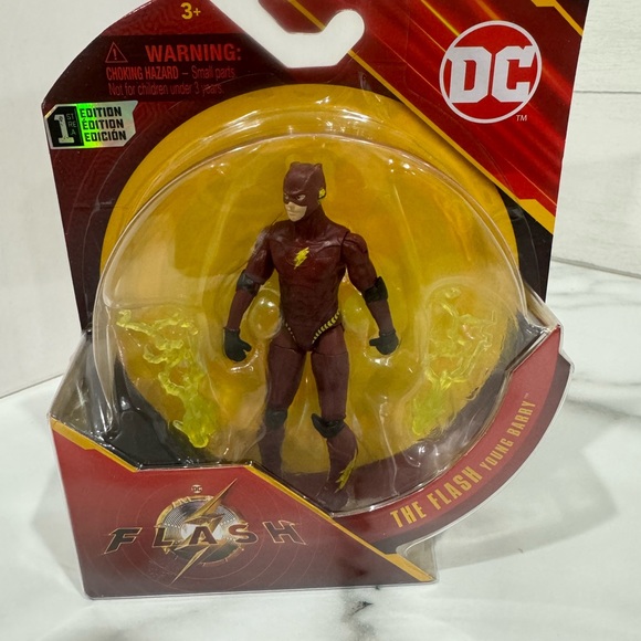 DC THE FLASH MOVIE 4” ACTION FIGURES. SET OF 3. THE FLASH-DARK FLASH-YOUNG BARRY - Picture 4 of 6